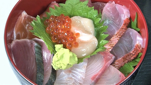 90年以上続く津山市の老舗鮮魚店で去年誕生したコスパ抜群の海鮮丼！きっかけは3代目店主の趣味の●●●！