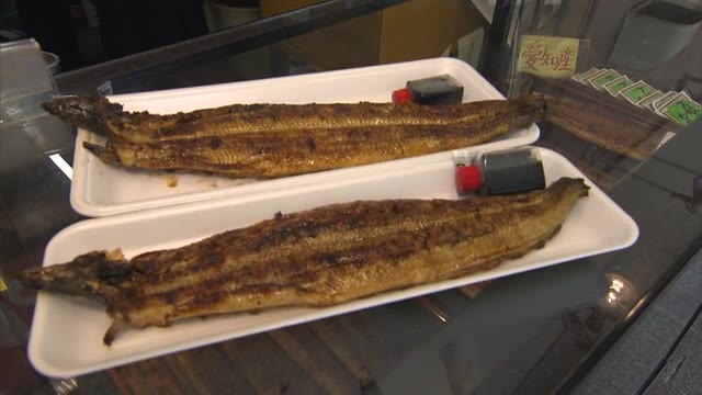 土用の丑の日…川魚専門店はウナギを買い求める人でにぎわう【岡山・岡山市】