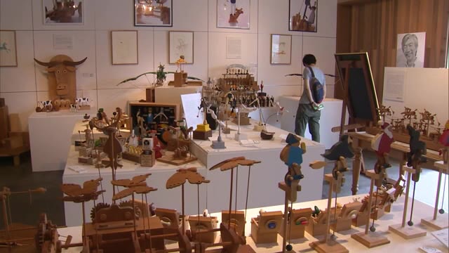 西洋のからくり人形作家　西田明夫さんの作品展【岡山・美作市】