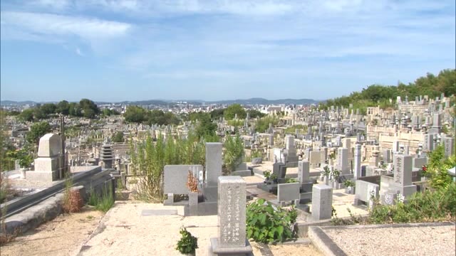 彼岸の中日 墓地には朝から墓参りに訪れる人【岡山・岡山市】