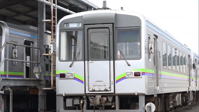 モネやゴーギャンが車内に！「アート列車」実現目指しＣＦ募集【岡山・井原市】