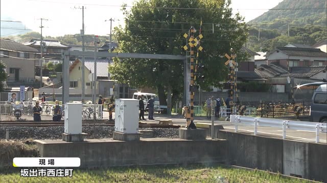 踏切で転倒し…ＪＲ予讃線の踏切で人と列車衝突【香川・坂出市】