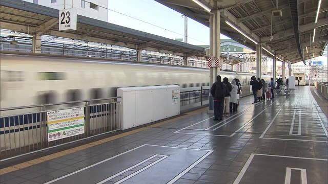 緊急事態宣言後初の３連休　新幹線ホームは閑散【岡山・岡山市】