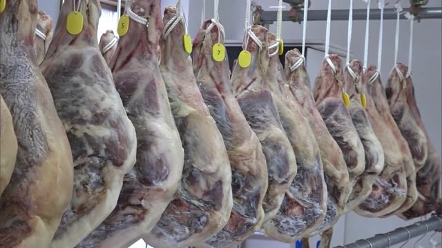 島ならではの食材と瀬戸内の風土で…長期間熟成生ハムが完成【香川・小豆島】