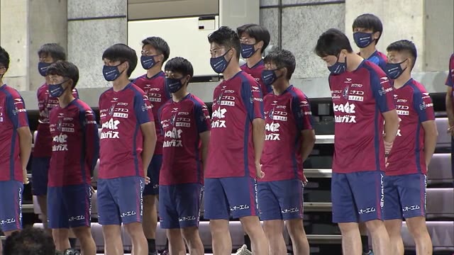 サポーターの前で後半戦の奮起を誓う　ファジアーノ岡山ファン感謝デー　約７００人と交流【岡山・岡山市】