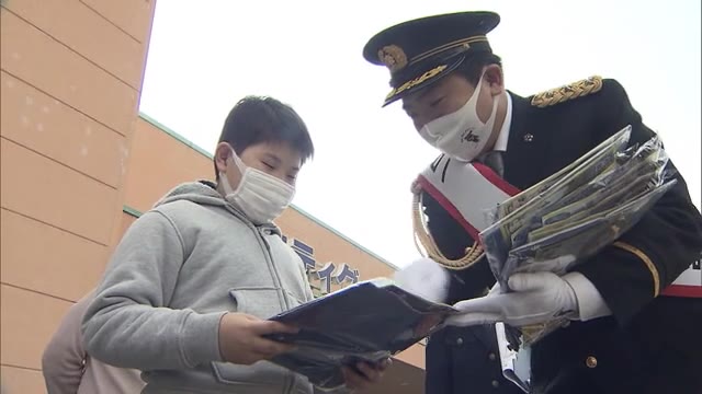 家族を特殊詐欺被害から守るのは「会話」…香川県住みます芸人・梶剛さんが一日警察署長に【香川・高松市】