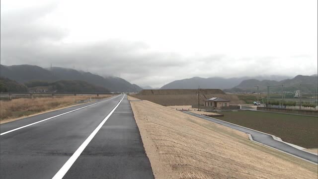 西日本豪雨で決壊「小田川堤防」　幅７ｍに拡張など強化工事が一部完了　治水機能向上へ【岡山・倉敷市】