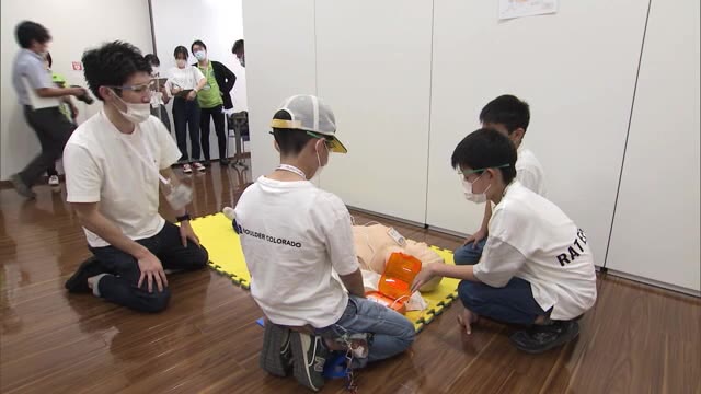 目の前に急病人や怪我人がいたら…小学５・６年生が救急隊到着までの応急手当などを学ぶ【岡山・岡山市】