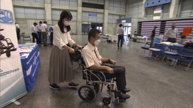 電動アシスト付き車椅子や感染防止トイレ…介護を”楽に”できる時代へ　最新用品を展示【岡山】