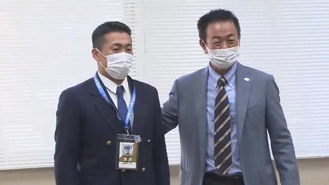 巨人が指名あいさつ　ドラフト１位　高松商・浅野翔吾選手　原監督からのプレゼントも 【香川】　