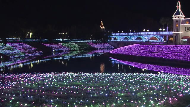 中四国最大級！　約２５０万個のイルミ　石井竜也さんのアートも　レオマワールド【香川・丸亀市】