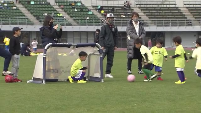 ゴールを入れるの楽しい！Ｊリーグのスタジアムで子供たちのサッカーイベント【岡山・岡山市】