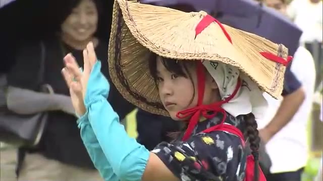 後楽園で昔ながらの“田植え風景”　観光客も感動　菅笠姿の早乙女の姿を写真に…【岡山・岡山市】