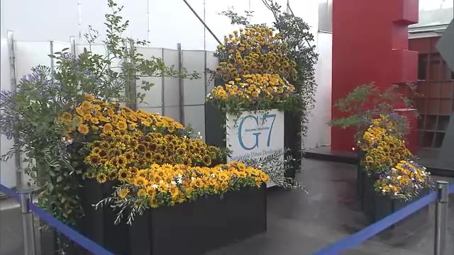 高松駅にヒマワリなど約２３００本の花のモニュメント“Ｇ７都市相会合”などの訪問客をおもてなし【香川】