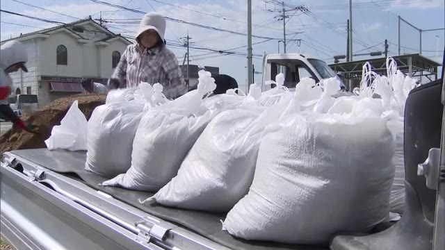 九州の豪雨災害受け来た市民も…岡山市が台風シーズン前に土のう無料配布【岡山】
