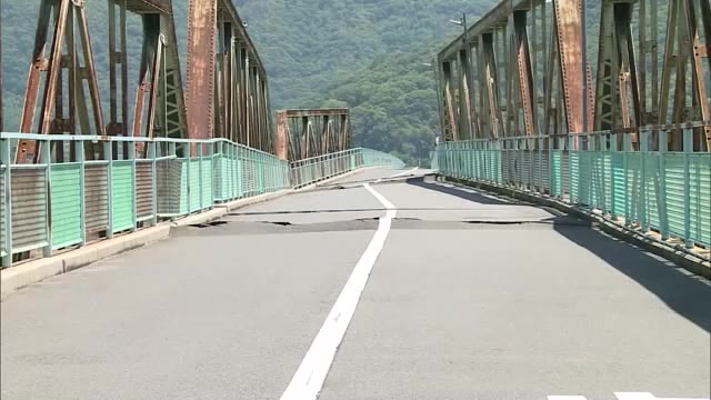 “切り落とされた橋”再開通へ　傾いた川辺橋の撤去区間に仮設橋を設置　８月に完成予定【岡山】
