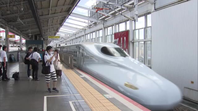 JR岡山駅は朝から帰省客で混雑　指定席の予約率はコロナ禍前の９割に回復【岡山・岡山市】