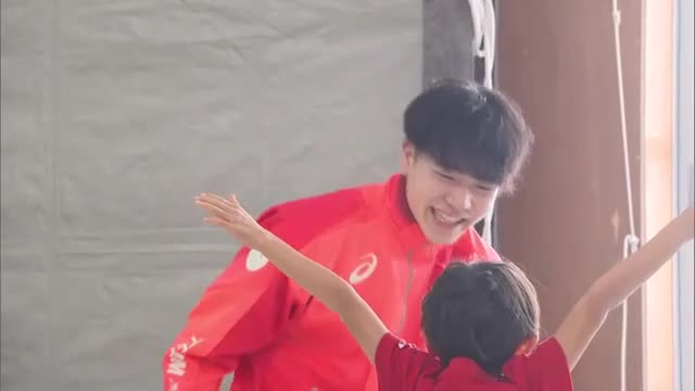 パリ五輪体操の金メダリスト　岡慎之助選手が岡山市で子供たちを指導【岡山】
