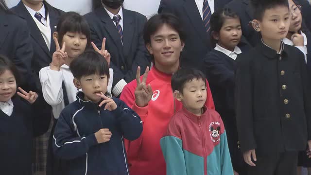 デフリンピック陸上男子走り高跳びで入賞・佐藤秀祐選手が母校で報告　４年後のメダルへの決意語る【岡山】