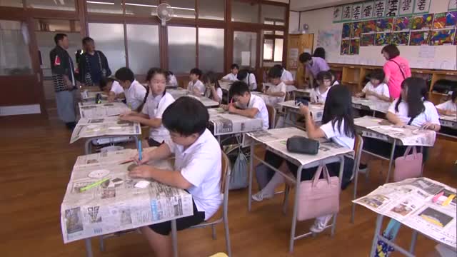 ものづくりの魅力伝える　瓦職人が出前授業【岡山】