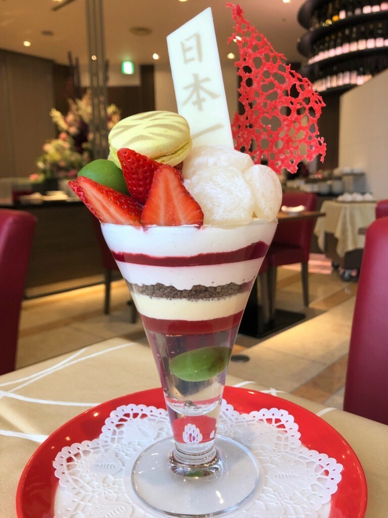 萩原桃太郎パフェ２