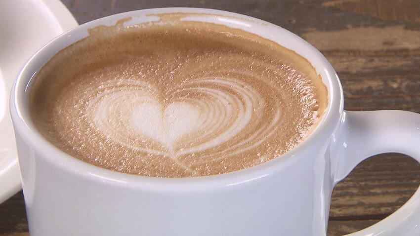岡山カフェの草分け的存在のお店でおススメケーキを！…cafe.the market mai mai（金バク！2022年 12月 2日OA）
