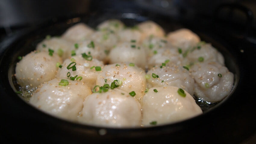 小籠包と餃子のお店を発見！大人気のランチセットとは？…包トラトラ（金バク！2022年 12月 9日OA）
