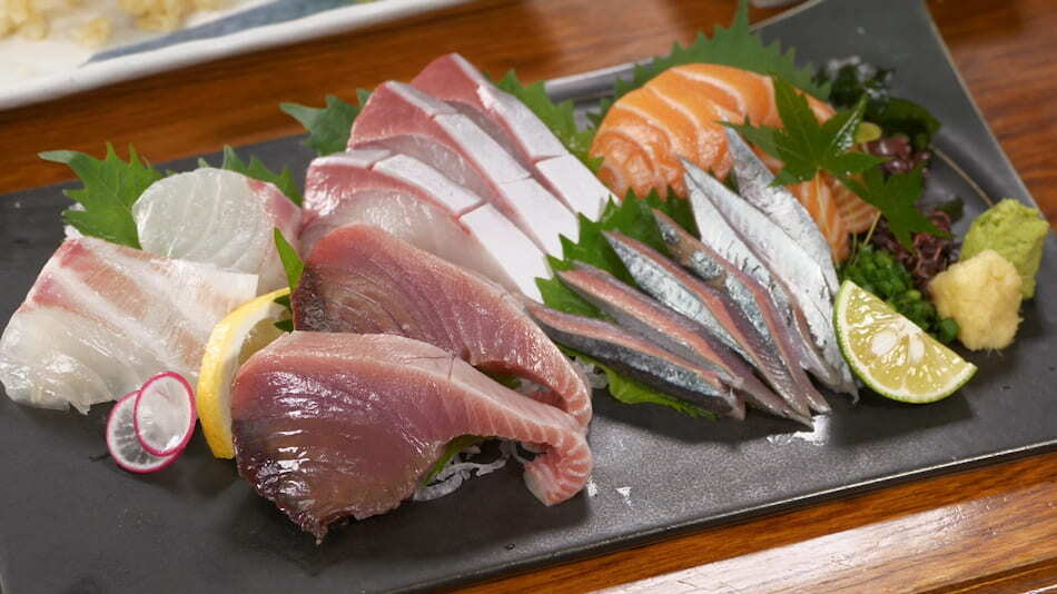 大人気和食店で頂く「海の幸」！テーブルいっぱいに並ぶ絶品メニューに舌鼓！…魚屋の寿司 東信（金バク！2023年 10月 27日OA）