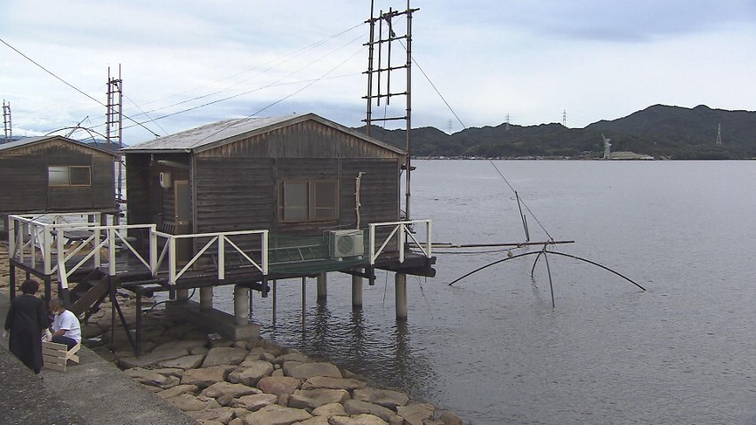 新岡山港周辺で行われる伝統漁法「四つ手網」に挑戦！ … 四つ手網（金バク！2020年10月23日OA）